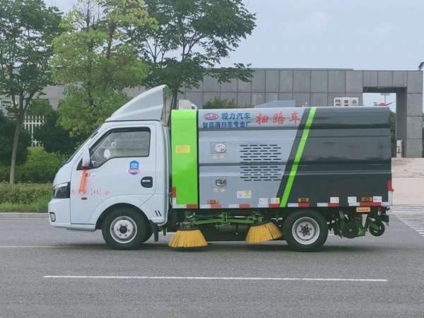 國六東風途逸3方掃路車