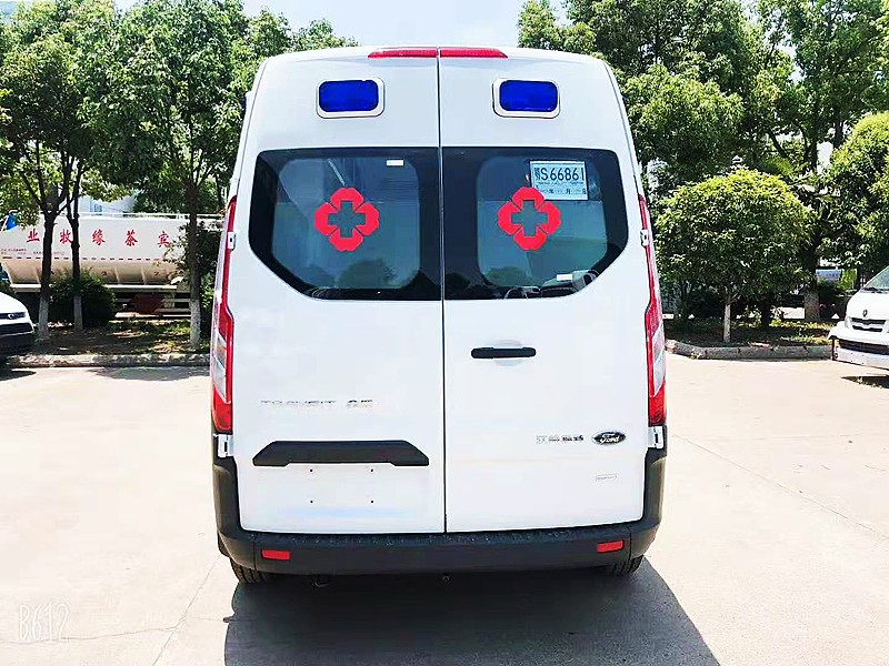 福特V362中軸中頂柴油版監護型救護車