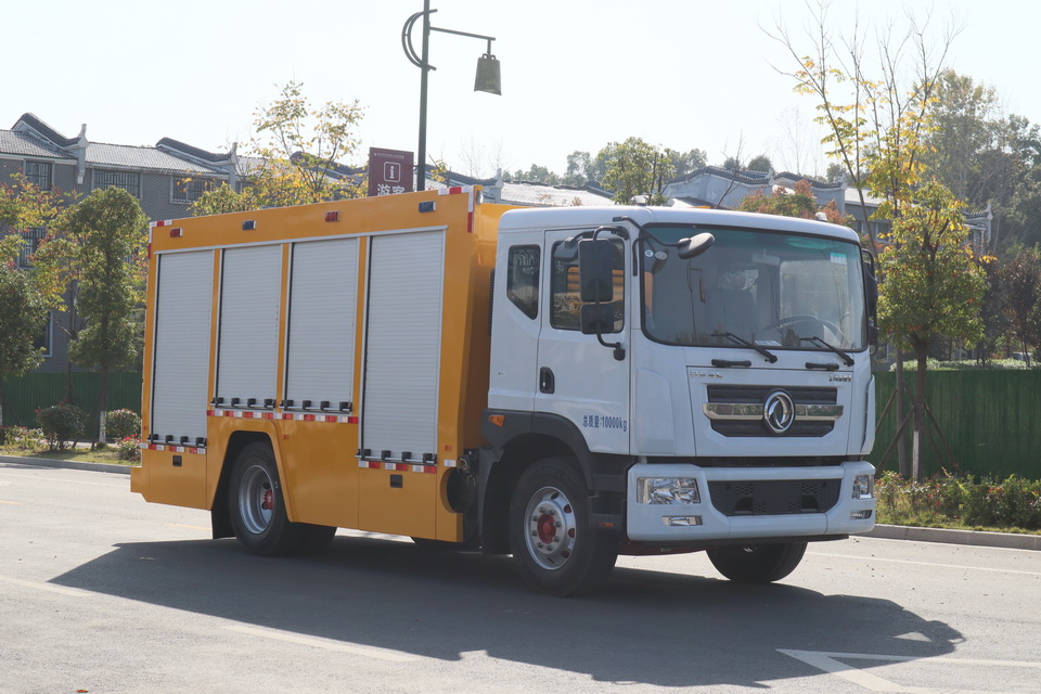 東風D9大流量排水車