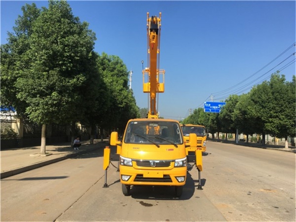 國六東風途逸13.5米高空作業車